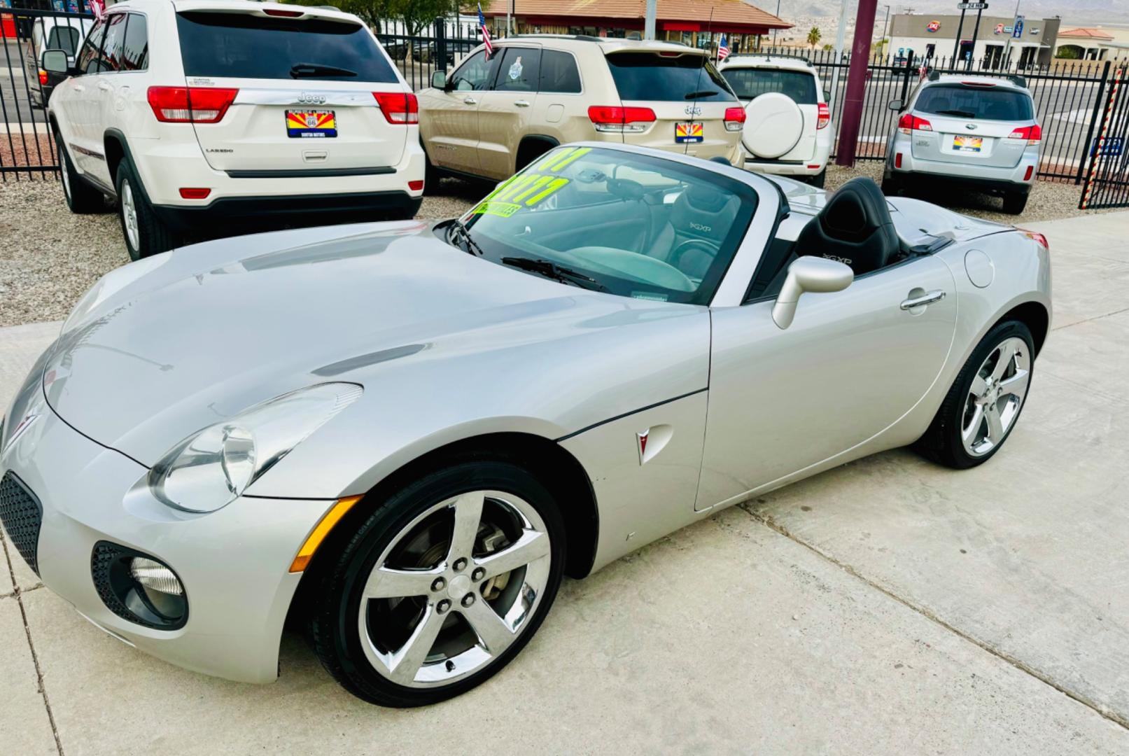 2008 Silver /black pontiac Solstice GXP Convertible with an 2.oI4 twin turbo engine, automatic transmission, located at 2190 Hwy 95, Bullhead City, AZ, 86442, (928) 704-0060, 0.000000, 0.000000 - Photo#0